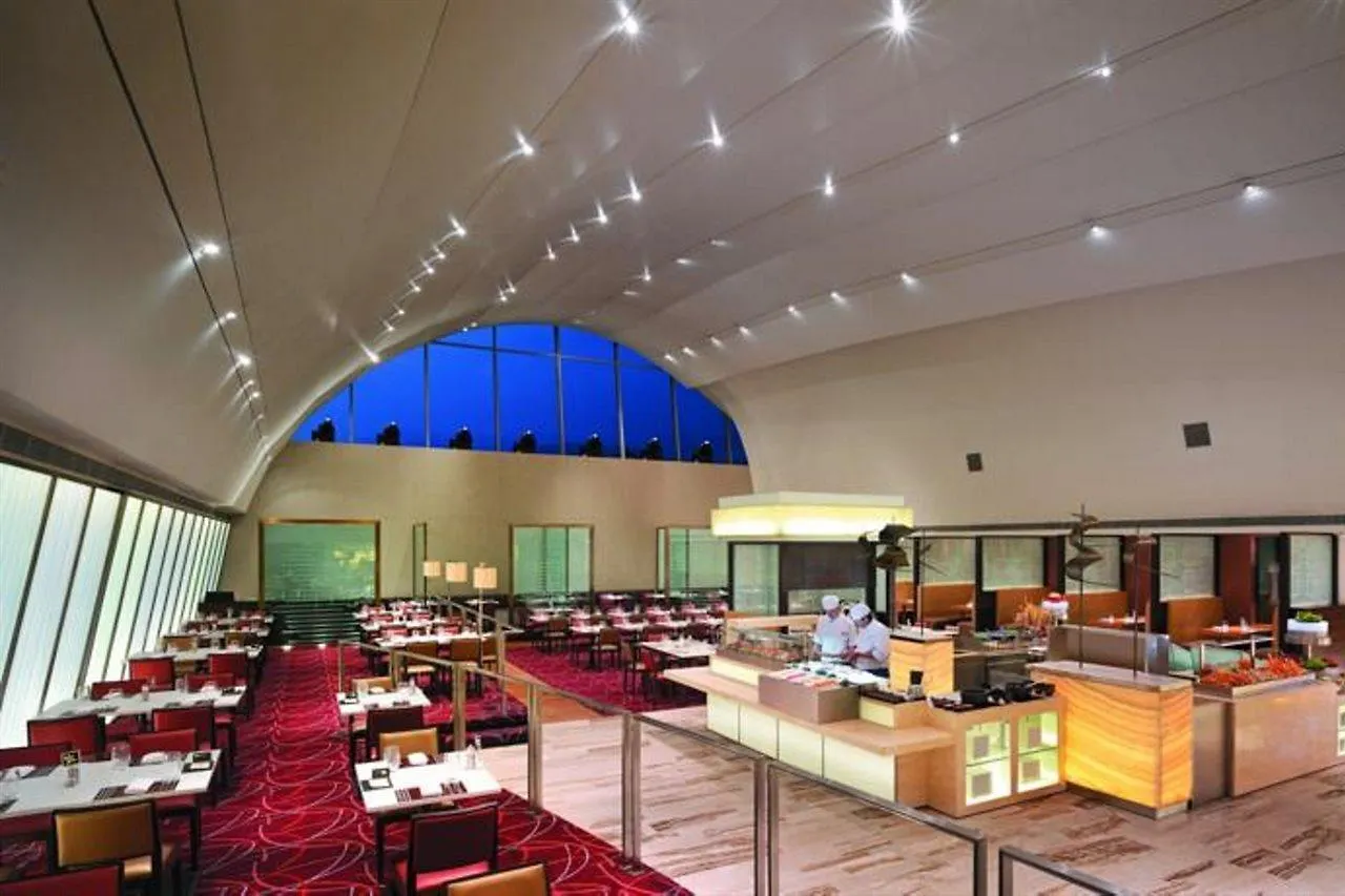 Traders Hotel, Kuala Lumpur Hotel