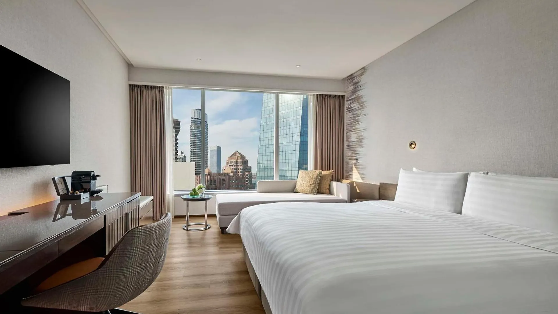 Traders Hotel, Kuala Lumpur Hotel